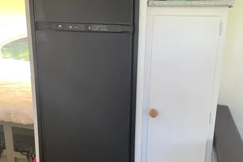 Renovated family friendly hybrid trailer - ultra comfortable!