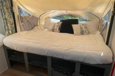 Renovated family friendly hybrid trailer - ultra comfortable!