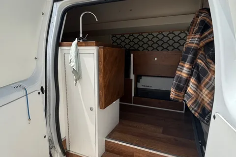 Arianna's Ford Ecoline Campervan
