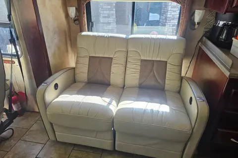 Michael's Tiffin Allegro RED Total Rental w/Starlink!