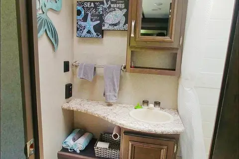 29' Ultra Lite Family Bunkhouse