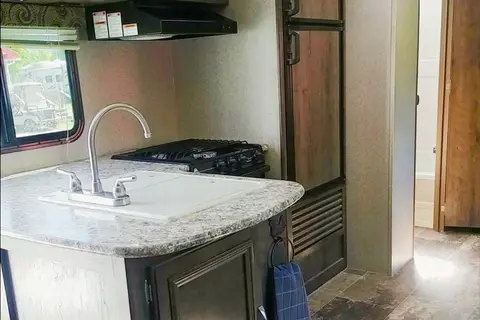 29' Ultra Lite Family Bunkhouse