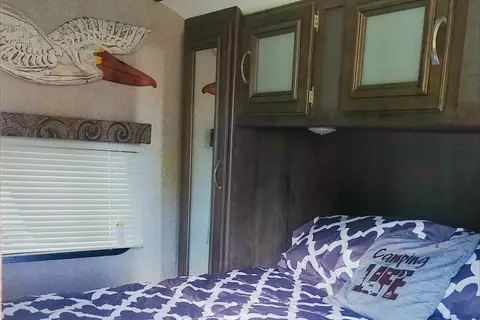 29' Ultra Lite Family Bunkhouse