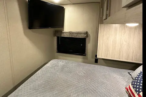Fully loaded cozy luxurious Catalina travel trailer