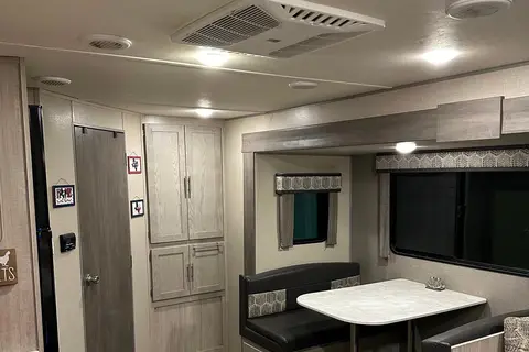 Fully loaded cozy luxurious Catalina travel trailer