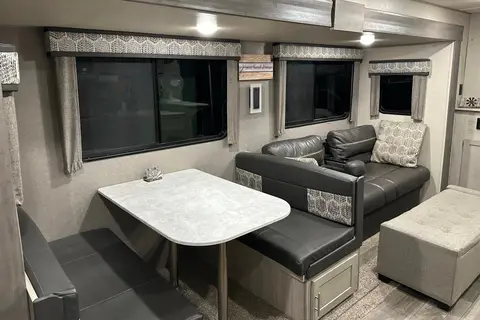 Fully loaded cozy luxurious Catalina travel trailer