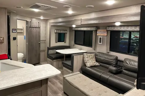 Fully loaded cozy luxurious Catalina travel trailer