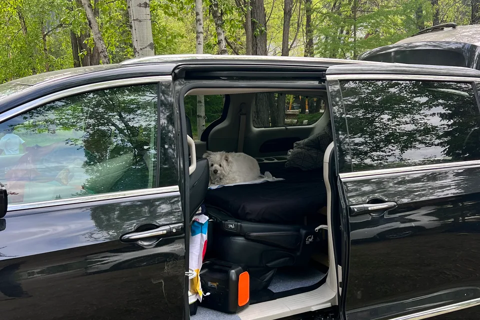 Beyond rockies Pacifica Minivan Campervan