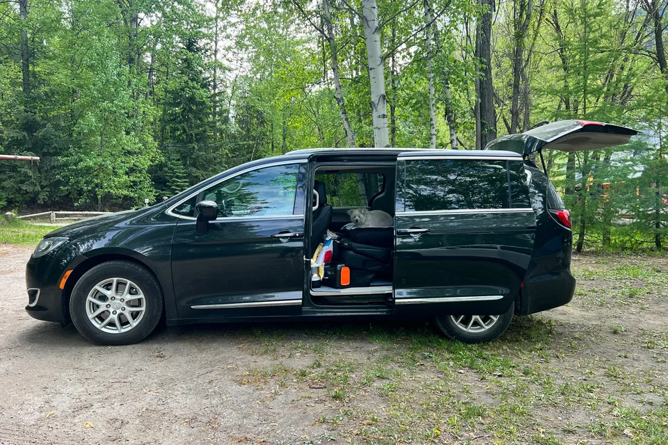 Beyond rockies Pacifica Minivan Campervan
