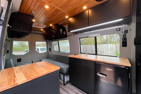 Seaman Sprinter 19 foot van Class B