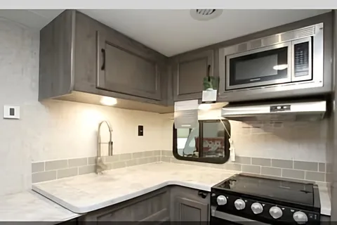 Eric's Coachmen Apex Ultra Lite Travel Trailer