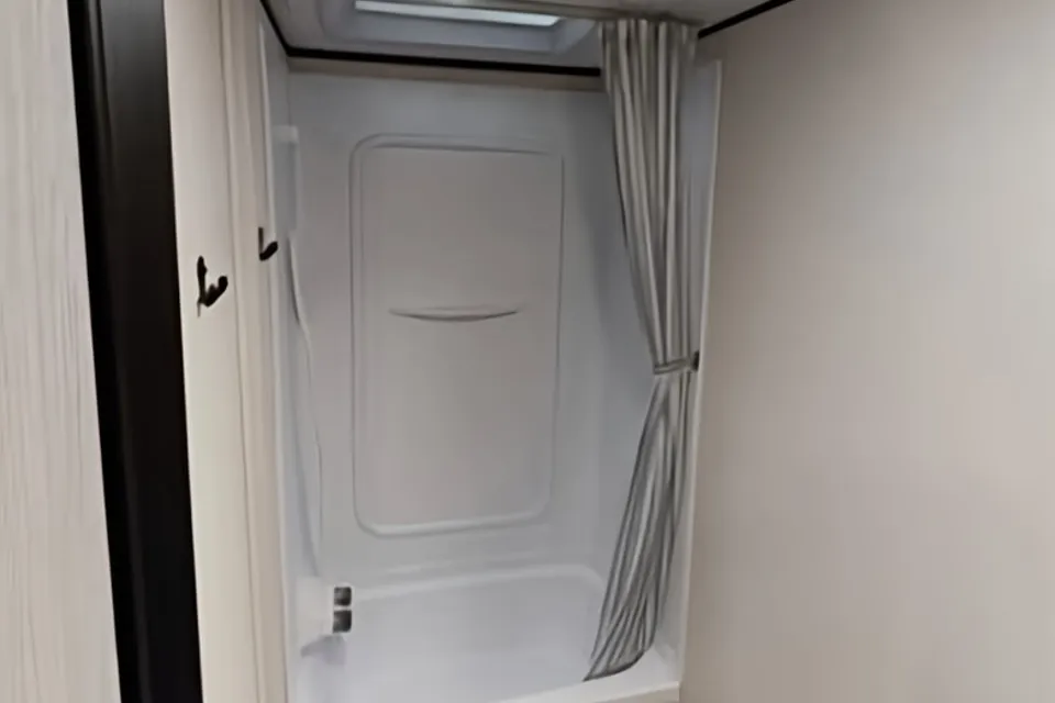 Eric's Coachmen Apex Ultra Lite Travel Trailer