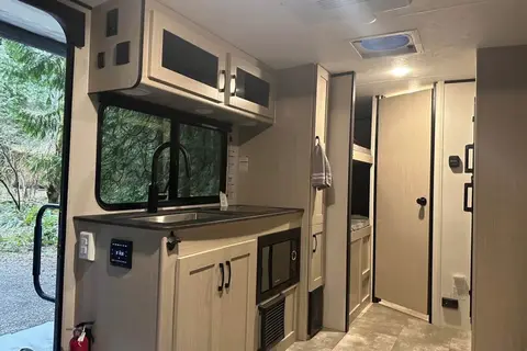Jessica's Coachmen Apex Nano Travel Trailer