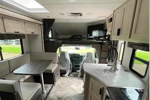 Fun in the sun!ForestRiver  sunseeker 2500TS Class C