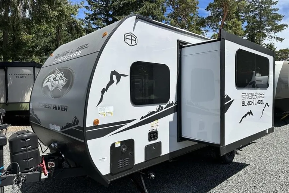 Sammy's 2025 Forest River Cherokee