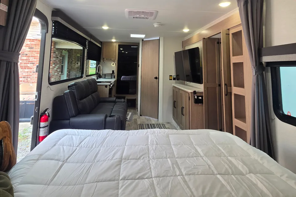 Mobile Guest House Grand River 23HBS Travel Trailer