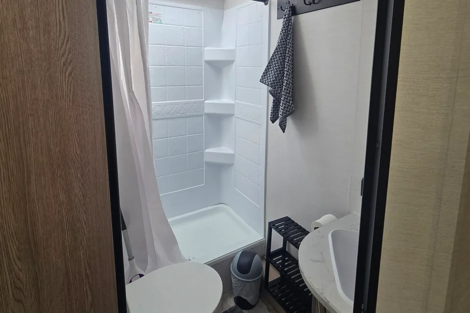 Mobile Guest House Grand River 23HBS Travel Trailer