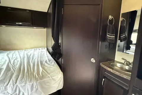 23FT GENESIS SUPREME TOY HAULER — SLEEPS 8