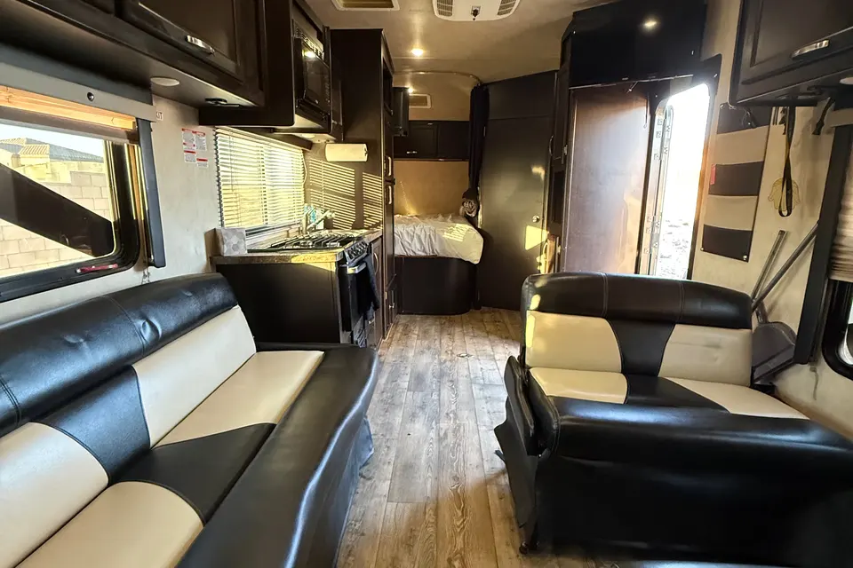 23FT GENESIS SUPREME TOY HAULER — SLEEPS 8