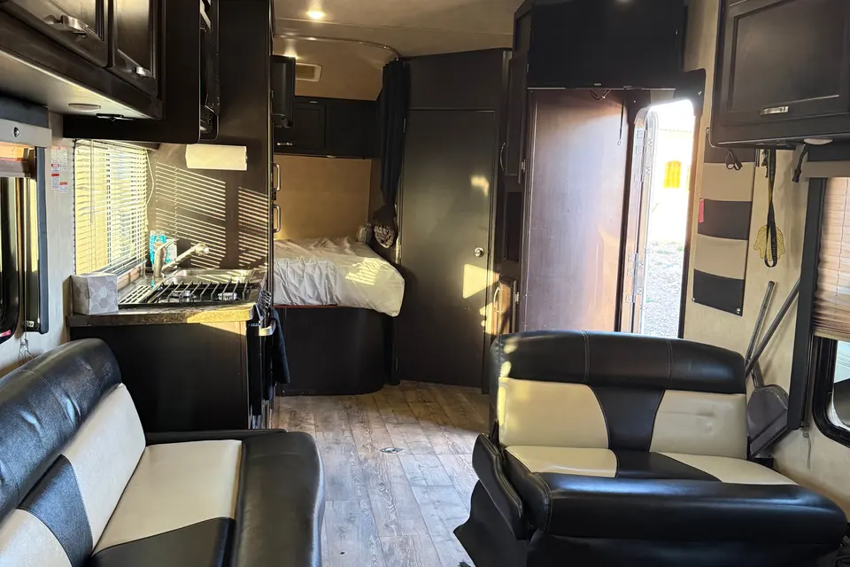 23FT GENESIS SUPREME TOY HAULER — SLEEPS 8