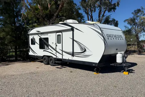 23FT GENESIS SUPREME TOY HAULER — SLEEPS 8