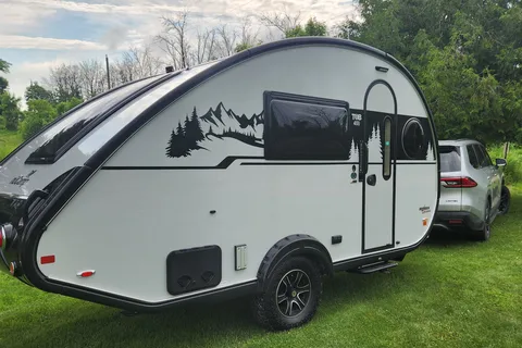 COUPLES WANTED! Nucamp  Tab 400 Boondocks Black Canyon Trailer