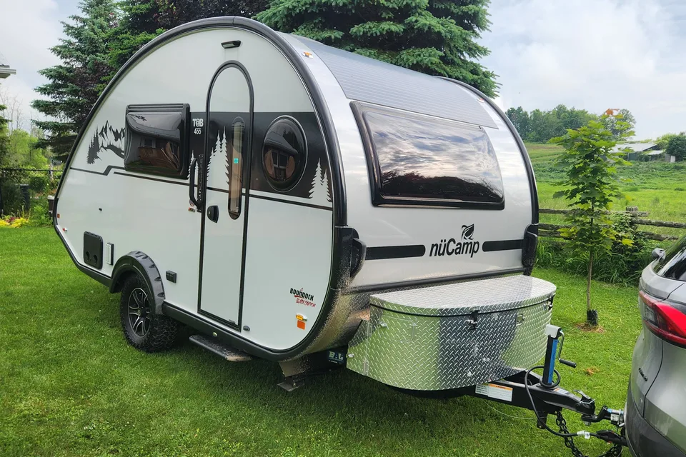 COUPLES WANTED! Nucamp  Tab 400 Boondocks Black Canyon Trailer