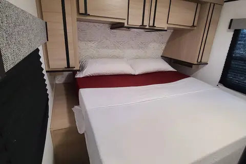 Fred's  Cruiser Radiance 25BH Travel Trailer
