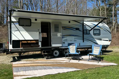 Campfire Clubhouse JANY1564