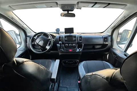 Luna Sea Adventure Van -AC&Heater- Solar-Dog Friendly/Fully Stocked-Off Grid