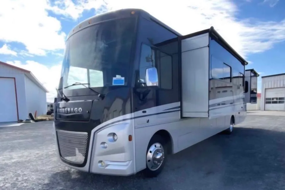 Amandeep's Winnebago 36z Class A