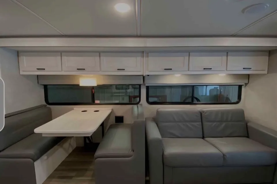 Amandeep's Winnebago 36z Class A