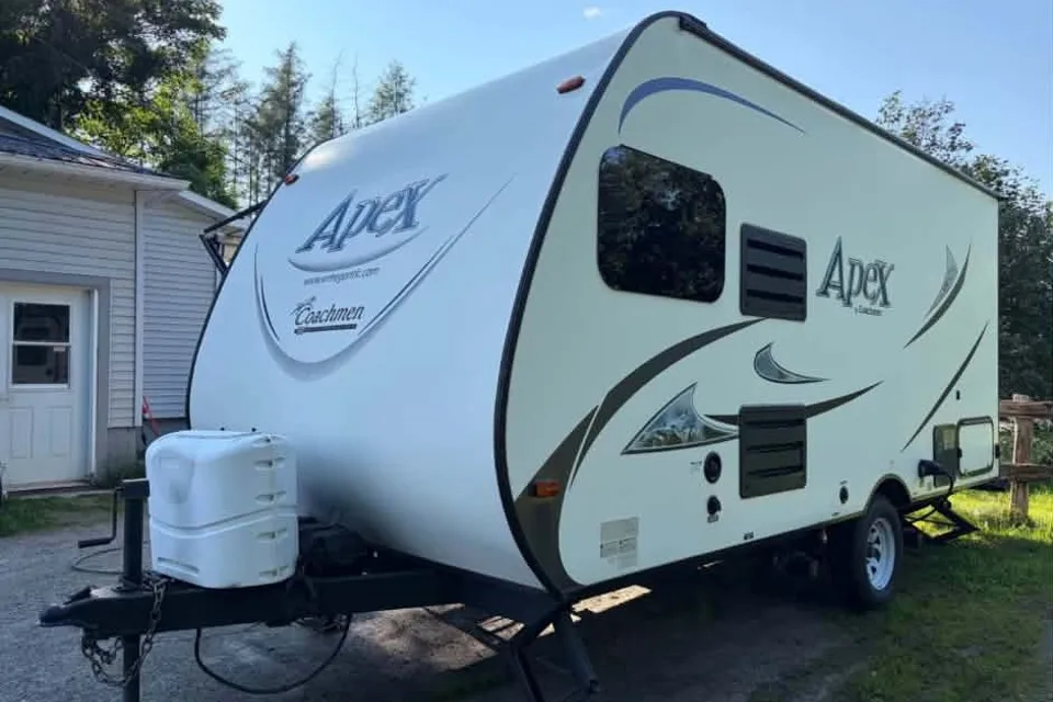 Coachmen Apex Roulotte