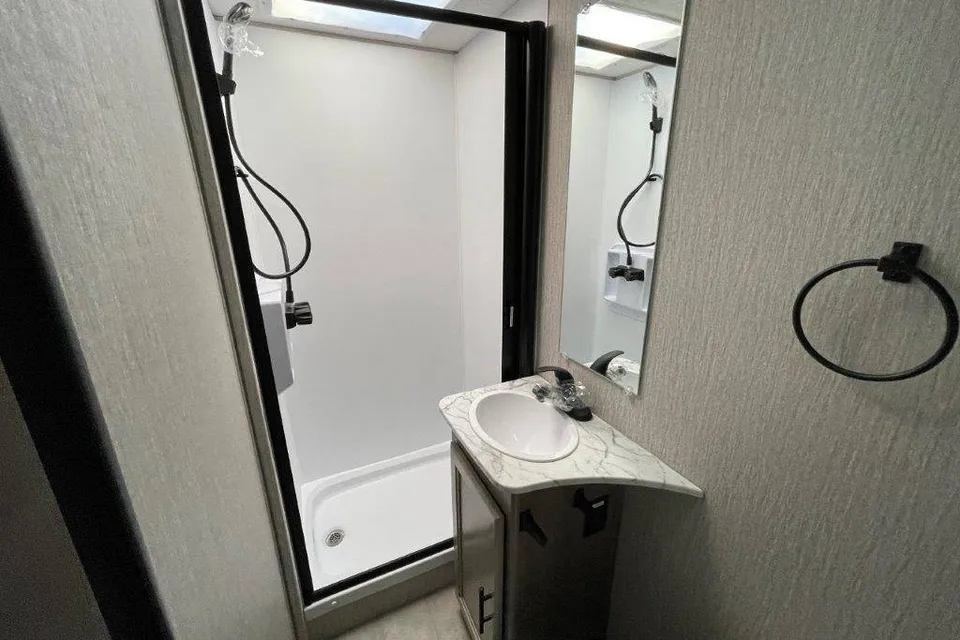 [27] Stress Free RVs - 2022 Class C - Cross Trail - Easy to Drive
