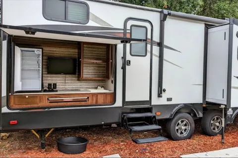 Lauren's Heartland Mallard m33 Travel Trailer