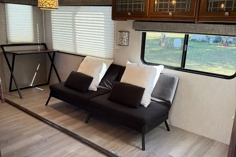 Lauren's Heartland Mallard m33 Travel Trailer