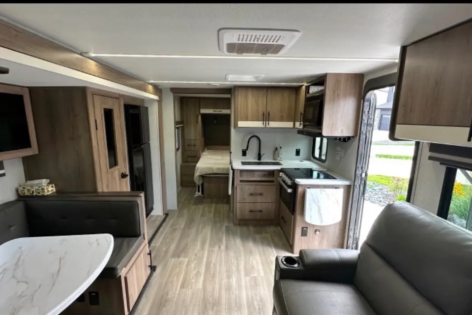 Shane's Imagine XLS25DBE Travel Trailer