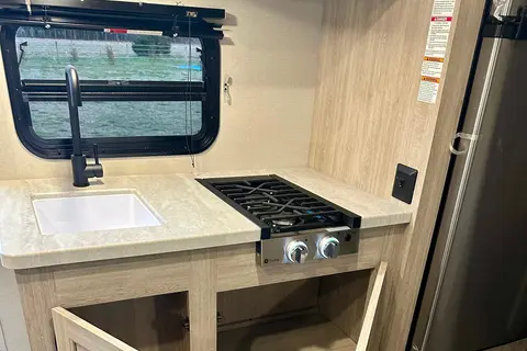 2024 BRAND NEW!! Coachmen Catalina 184BHS