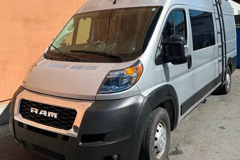 Marguerite’s VanLife 21’ Ram 3500