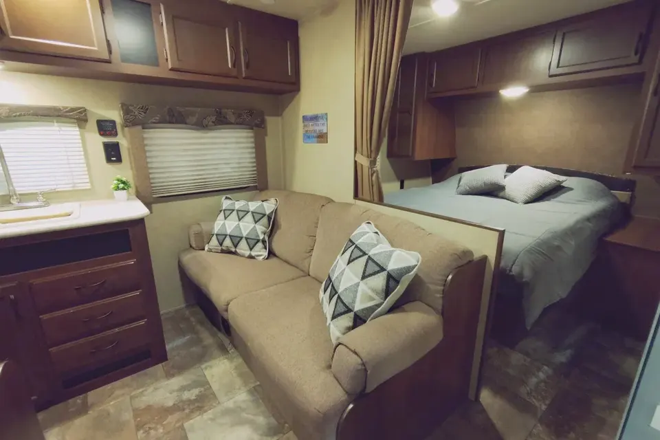 Meet Brian, Luxury Jayco craftmanship, ample storage and a spacious layout for up to 8 people.