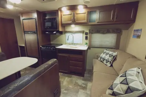 Meet Brian, Luxury Jayco craftmanship, ample storage and a spacious layout for up to 8 people.