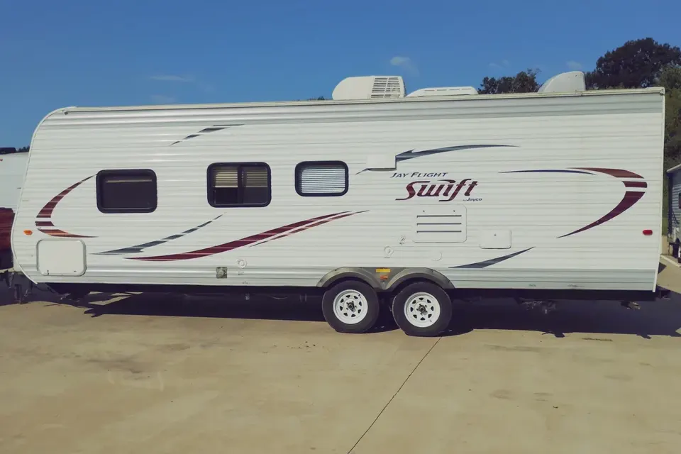 Meet Brian, Luxury Jayco craftmanship, ample storage and a spacious layout for up to 8 people.