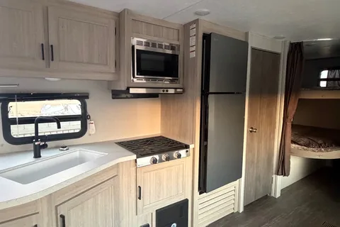 Brand NEW Forest River Aurora Light Bunk House PET Friendly
