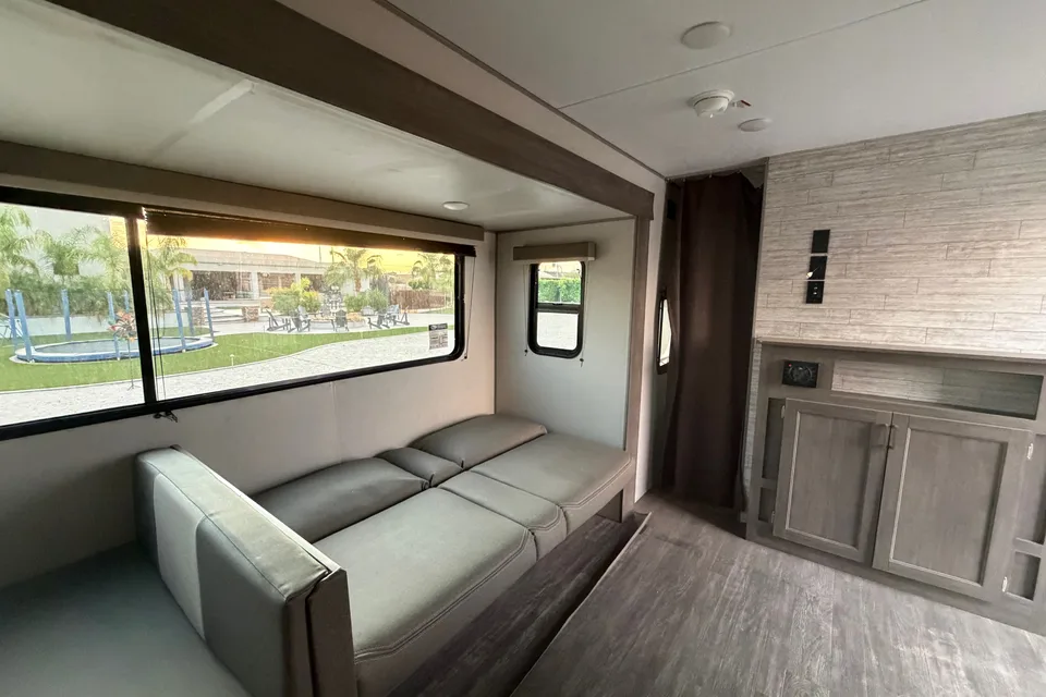 Brand NEW Forest River Aurora Light Bunk House PET Friendly