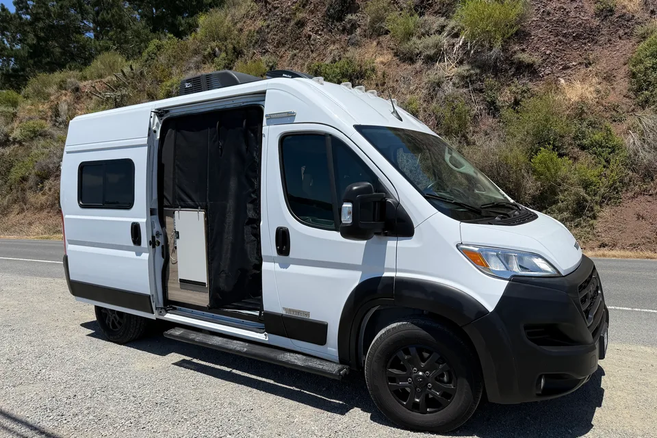 CoPeak Winnebago pocket Solis Class B