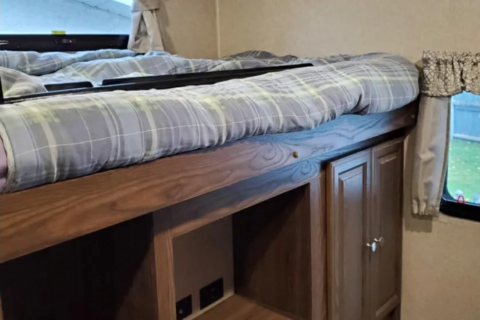 Jaime & Terry's Rockwood Signature Ultra Lite 8327SS Travel Trailer