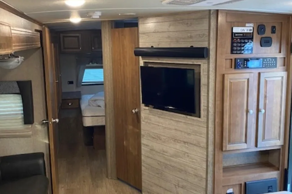 Jaime & Terry's Rockwood Signature Ultra Lite 8327SS Travel Trailer