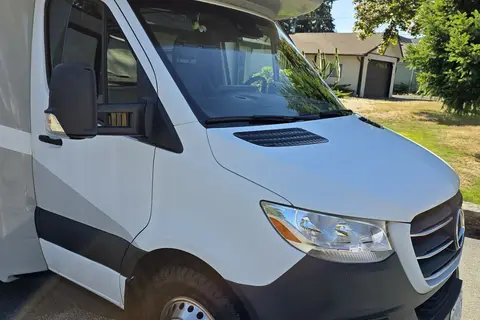 Mercedes Benz Coachmen Prism Motorhome