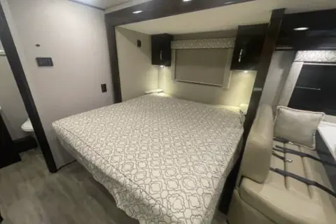 2024 Renegade RV VIENNA 25RMC Class C