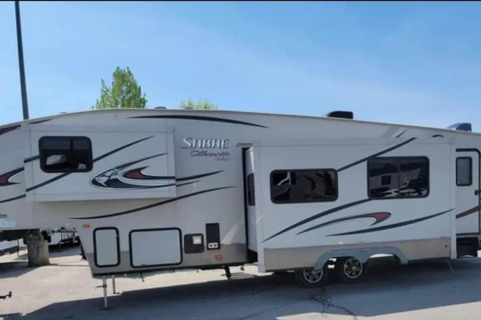 Terry's Palomino Sabre Fifth Wheel